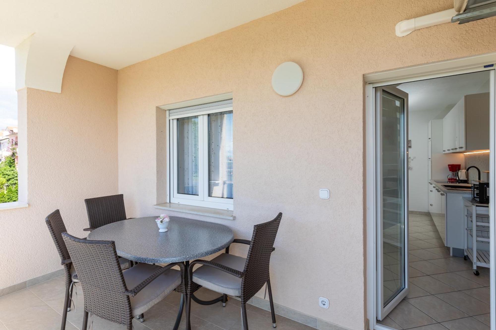 Apartments Lidija Matosevic Porec Bagian luar foto