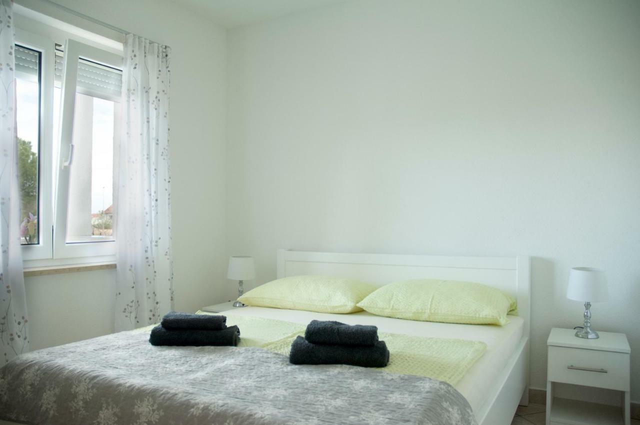 Apartments Lidija Matosevic Porec Bagian luar foto